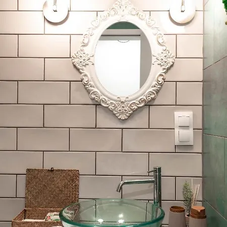 Vintage Bohemian Paradise With Xbox Series X For Big Groups Apartment